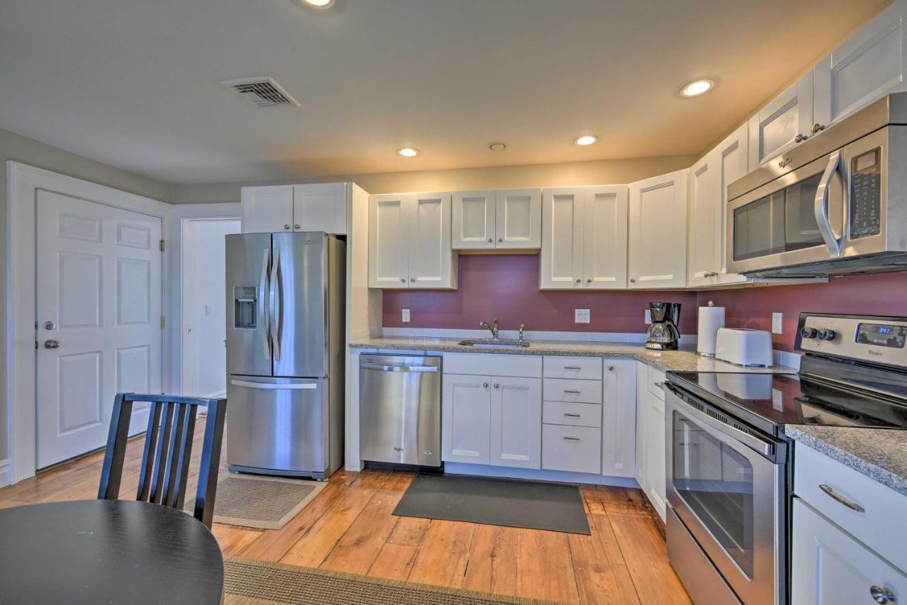 Bright Apartment - Half Mi To Greenport Harbor! المظهر الخارجي الصورة