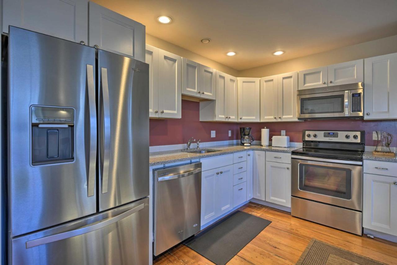 Bright Apartment - Half Mi To Greenport Harbor! المظهر الخارجي الصورة
